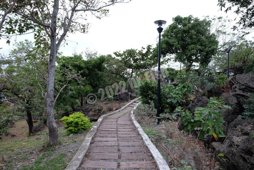 walking trail in the Hengchun Shipai Park