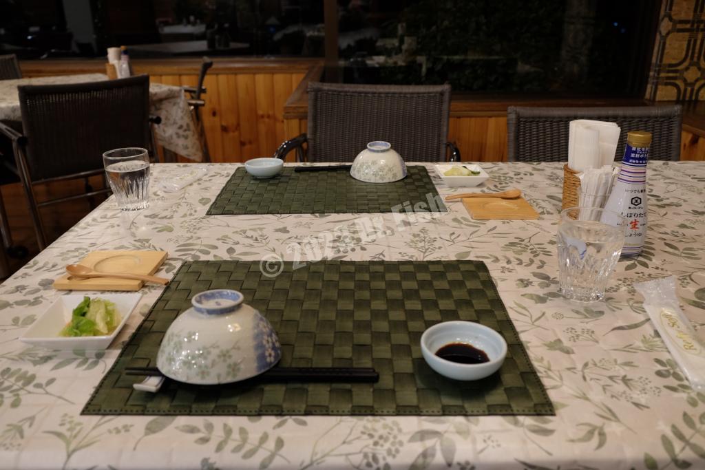 table for 2 in the restaurant of Pension Ohno